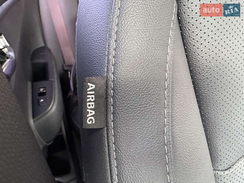 Позашляховик / Кросовер Kia Rio X-Line 2018 в Києві фото 16 Позашляховик / Кросовер Kia Rio X-Line 2018 в Києві