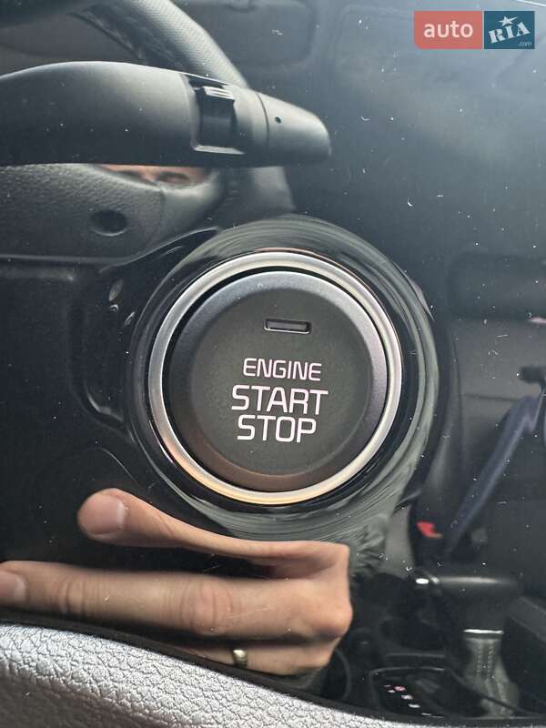 Позашляховик / Кросовер Kia Rio X-Line 2018 в Києві фото 67 Позашляховик / Кросовер Kia Rio X-Line 2018 в Києві