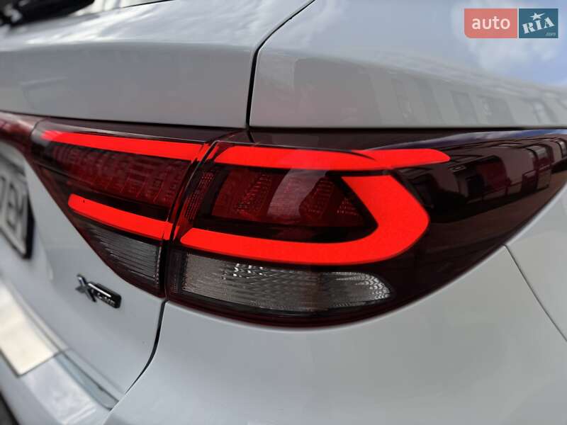 Внедорожник / Кроссовер Kia Rio X-Line 2018 в Киеве