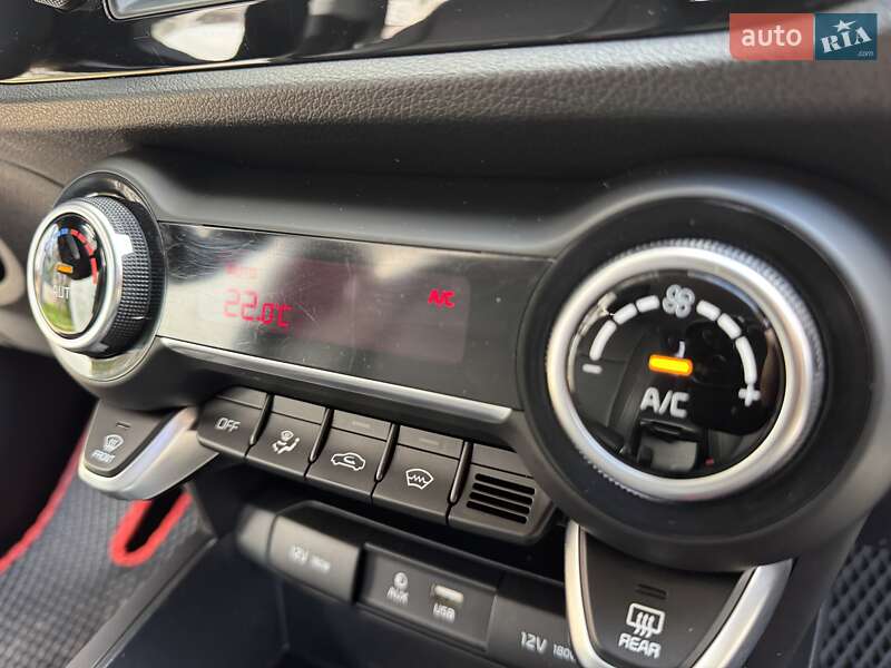 Внедорожник / Кроссовер Kia Rio X-Line 2018 в Киеве