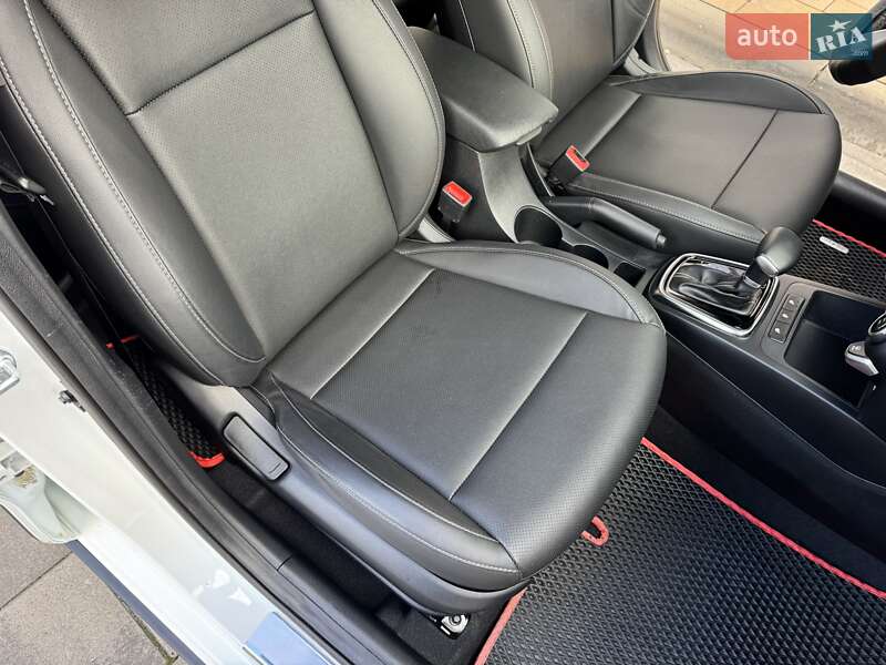 Внедорожник / Кроссовер Kia Rio X-Line 2018 в Киеве