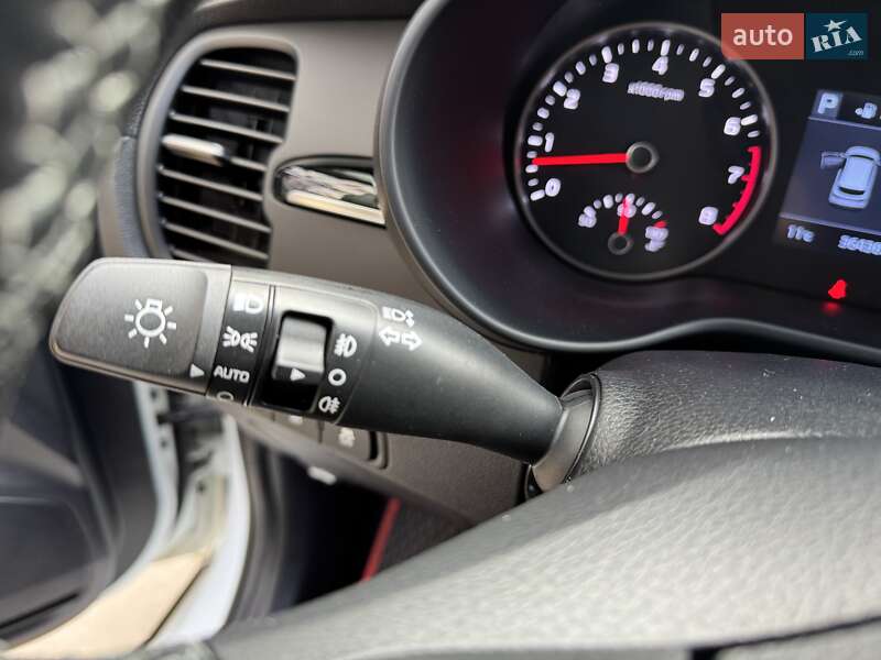 Внедорожник / Кроссовер Kia Rio X-Line 2018 в Киеве