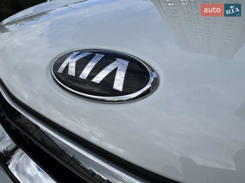 Внедорожник / Кроссовер Kia Rio X-Line 2018 в Киеве