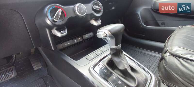 Позашляховик / Кросовер Kia Rio X-Line 2018 в Василькові