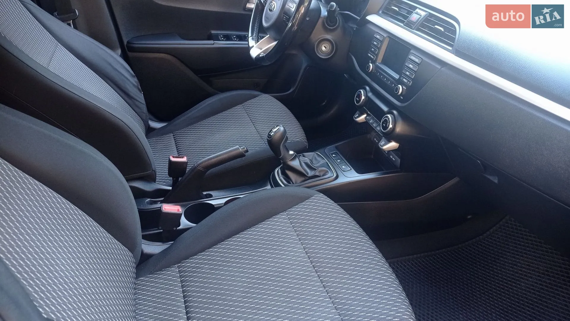 2018 Kia Rio - мініатюра 17