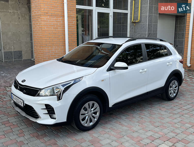 Позашляховик / Кросовер Kia Rio X 2021 в 