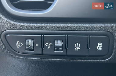 Позашляховик / Кросовер Kia Rio X 2021 в 