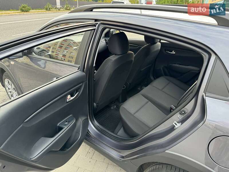 Внедорожник / Кроссовер Kia Rio X 2021 в Хмельницком