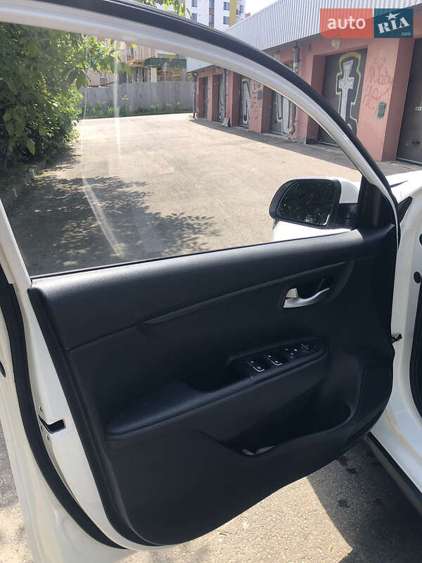 Внедорожник / Кроссовер Kia Rio X 2021 в Луцке