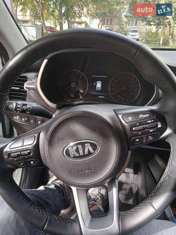Внедорожник / Кроссовер Kia Rio X 2021 в Запорожье