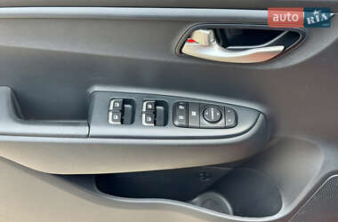 Внедорожник / Кроссовер Kia Rio X 2021 в 