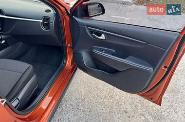 Внедорожник / Кроссовер Kia Rio X 2021 в 