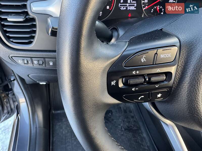 Позашляховик / Кросовер Kia Rio X 2022 в Києві