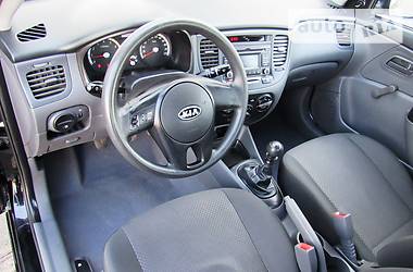 Седан Kia Rio 2010 в Киеве