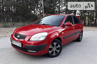 Хэтчбек Kia Rio 2006 в Энергодаре