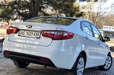 Седан Kia Rio 2014 в Днепре