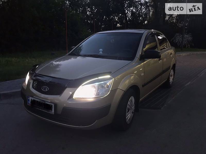 Седан Kia Rio 2009 в Киеве