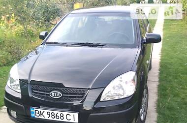 Хетчбек Kia Rio 2008 в Рівному