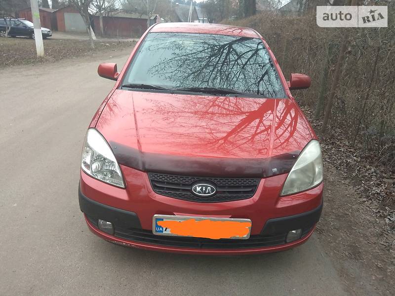 Хэтчбек Kia Rio 2007 в Тячеве