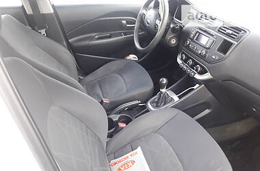 Хетчбек Kia Rio 2012 в 