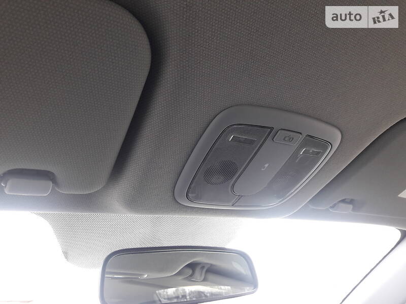 Хэтчбек Kia Rio 2012 в Харькове