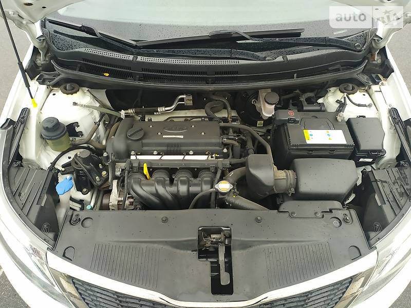 Хэтчбек Kia Rio 2012 в Киеве