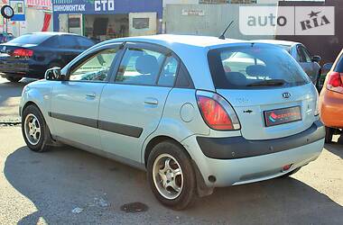 Хэтчбек Kia Rio 2006 в Одессе