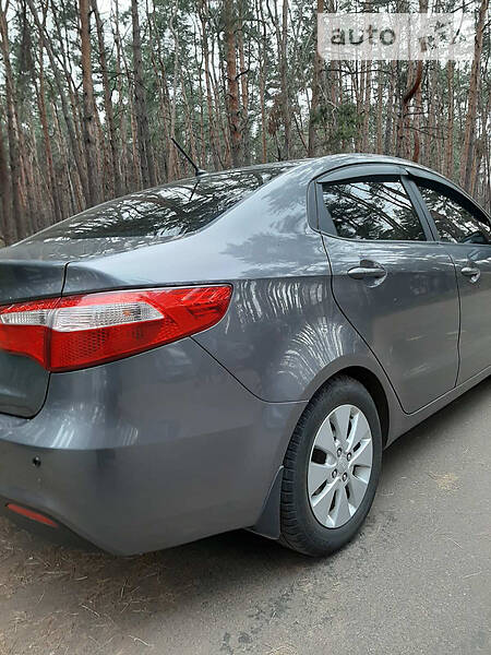 Седан Kia Rio 2012 в Черкасах