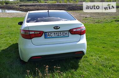 Седан Kia Rio 2014 в 