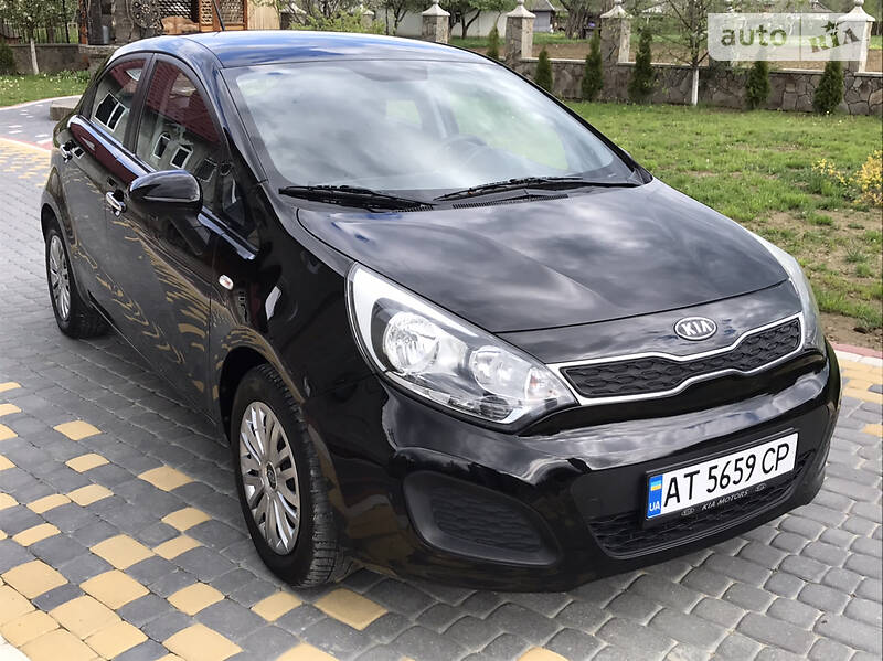 Хетчбек Kia Rio 2012 в Івано-Франківську