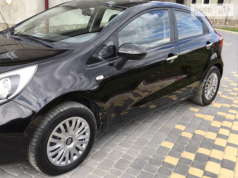 Хетчбек Kia Rio 2012 в Івано-Франківську