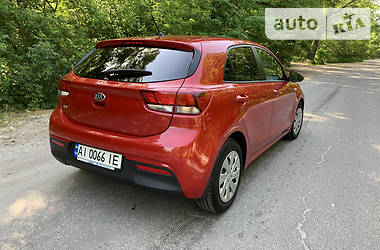 Хэтчбек Kia Rio 2017 в 