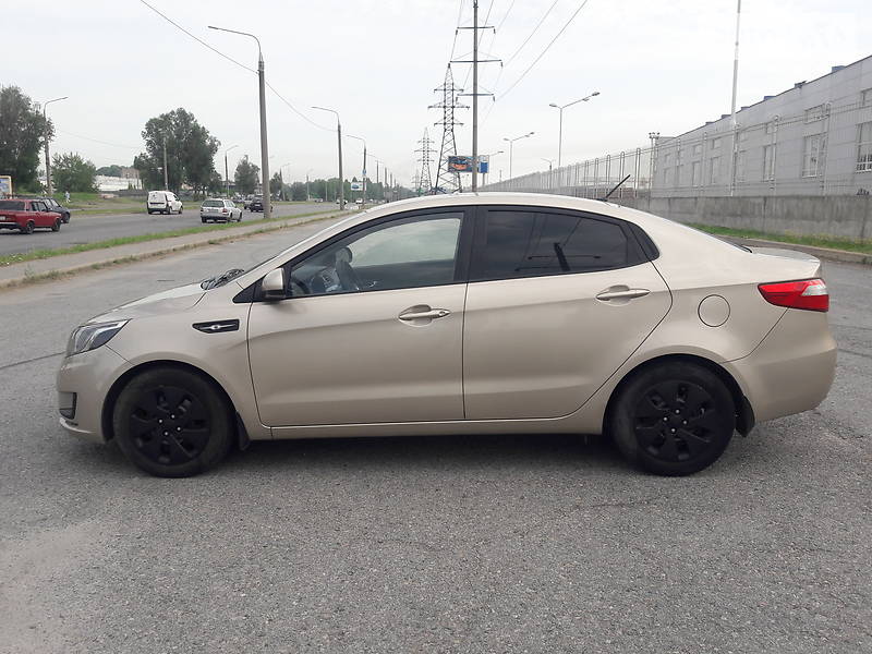 Седан Kia Rio 2013 в Запоріжжі