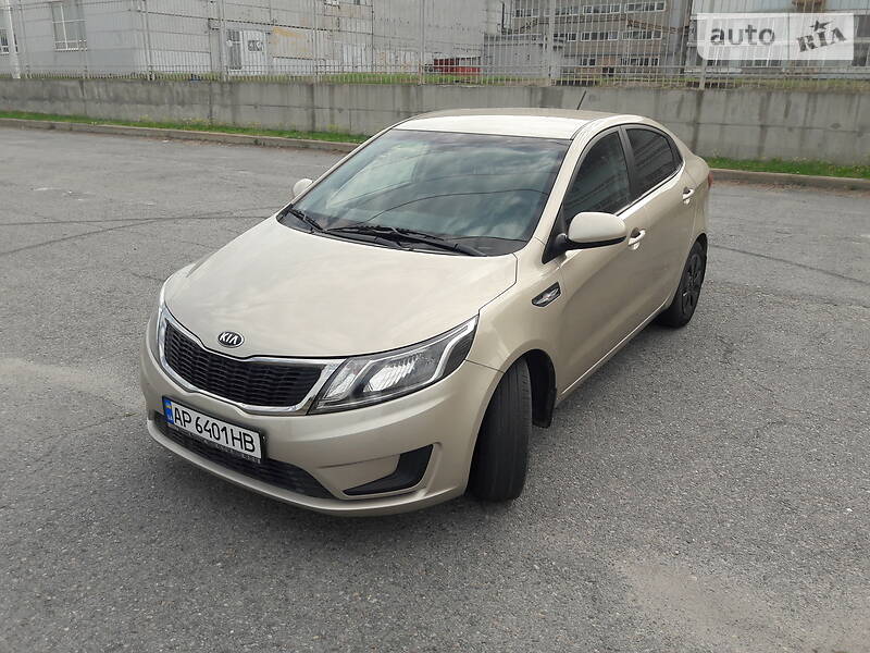 Седан Kia Rio 2013 в Запоріжжі