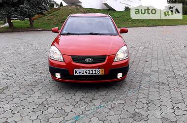 Хетчбек Kia Rio 2008 в 