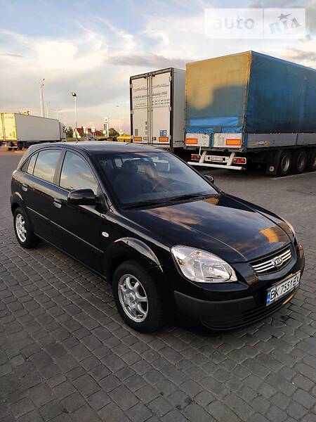 Хэтчбек Kia Rio 2007 в Ровно