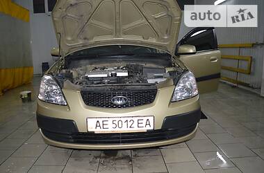 Седан Kia Rio 2008 в Першотравенську