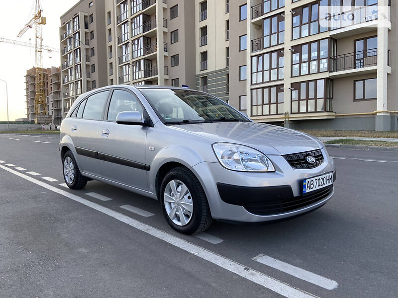 Хэтчбек Kia Rio 2006 в Виннице