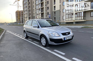 Хэтчбек Kia Rio 2006 в Виннице