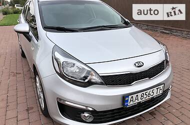 Седан Kia Rio 2017 в Киеве