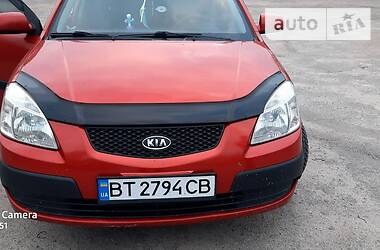 Седан Kia Rio 2008 в Новой Каховке