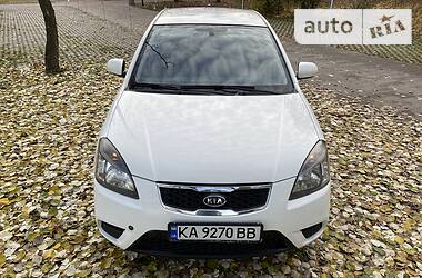 Хэтчбек Kia Rio 2011 в Киеве