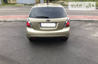 Хэтчбек Kia Rio 2011 в Киеве