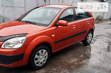 Хэтчбек Kia Rio 2006 в Киеве