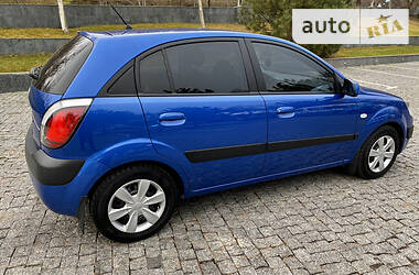 Хэтчбек Kia Rio 2008 в Одессе