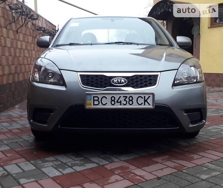 Седан Kia Rio 2011 в Червонограде