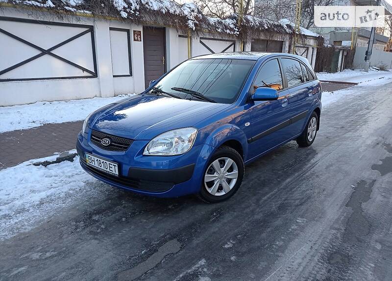 Хэтчбек Kia Rio 2008 в Одессе