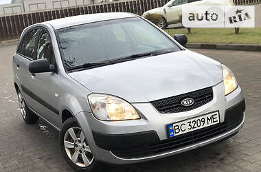 Хэтчбек Kia Rio 2005 в Стрые