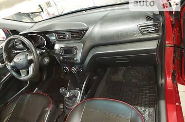 Хэтчбек Kia Rio 2012 в Кривом Роге