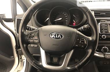 Хэтчбек Kia Rio 2015 в Киеве